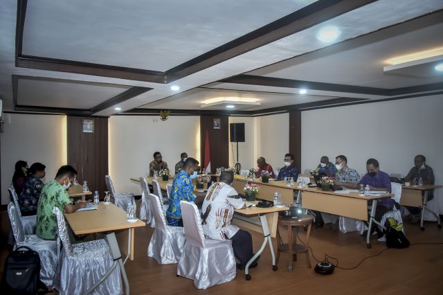 Rapat Terbatas Perencanaan dan Pengembangan Komoditas Unggulan Provinsi Papua Barat