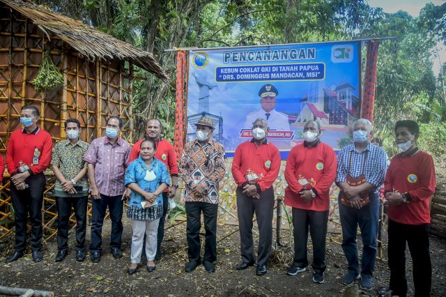 Gubernur Papua Barat Canangkan Gerakan Tanam Kakao dan Buah Naga di Ransiki