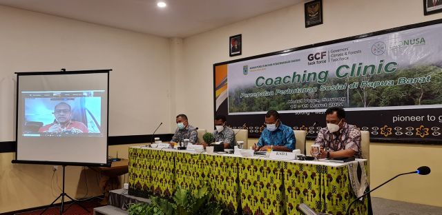 Puluhan Masyarakat Adat Sorong Raya Mengikuti: “Coaching Clinic Percepatan Perhutanan Sosial di Papua Barat”